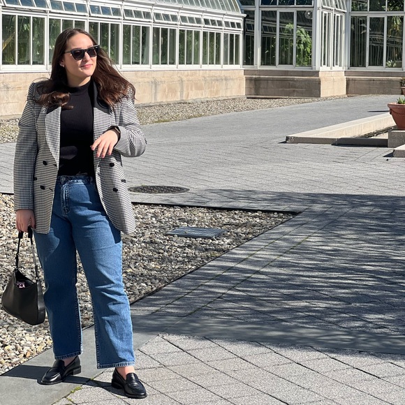 Meet your Posher! KT - Picture 5 of 11